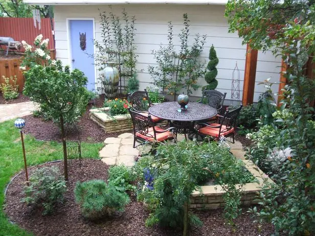 Mediterranean Courtyard_before